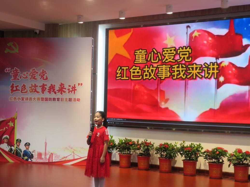 在回深圳路上，孙卓晕车躺妈妈怀里睡觉，这一幕有多温馨？